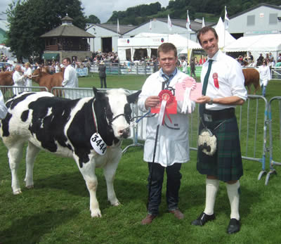 Boomer Dior 1st prize class 521, Highest placed junior female, best female exhibit and Supreme Champion